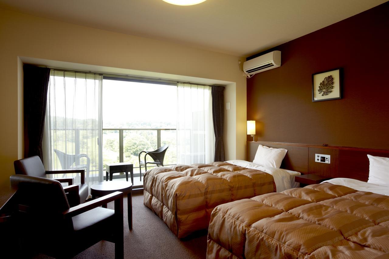 Karasuyamajo Country Club Hotel Bagian luar foto